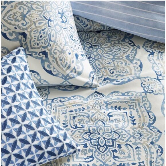 Charter Club Damask Collection Coastal Medallion 3-pc. Duvet Cover Set - Picture 6 of 6